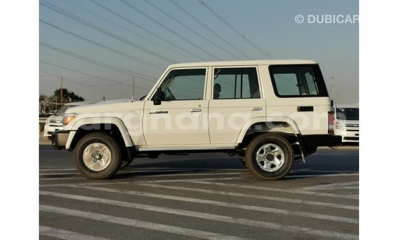 Buy Import Toyota Land Cruiser White Car in Import - Dubai in Ashanti Buy Import Toyota Land Cruiser White Car in Import - Dubai in Ashanti