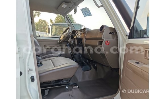 Buy Import Toyota Land Cruiser White Car in Import - Dubai in Ashanti Buy Import Toyota Land Cruiser White Car in Import - Dubai in Ashanti