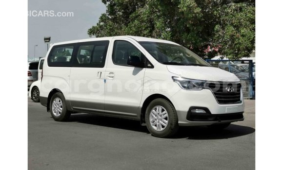 Sayi Imported Hyundai Accent White Mota in Import - Dubai a Ashanti Sayi Imported Hyundai Accent White Mota in Import - Dubai a Ashanti