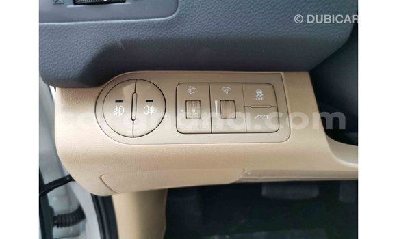 Sayi Imported Hyundai Accent White Mota in Import - Dubai a Ashanti Sayi Imported Hyundai Accent White Mota in Import - Dubai a Ashanti