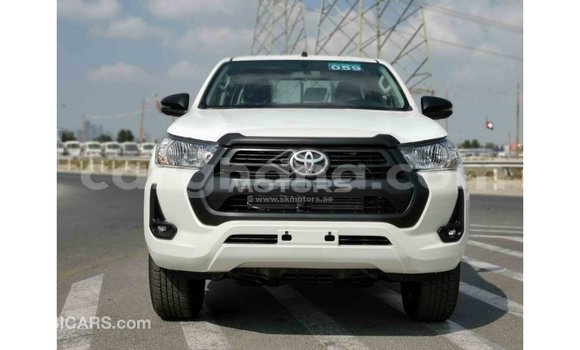 Sayi Imported Toyota Hilux White Mota in Import - Dubai a Ashanti Sayi Imported Toyota Hilux White Mota in Import - Dubai a Ashanti