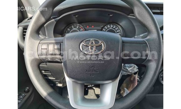 Sayi Imported Toyota Hilux White Mota in Import - Dubai a Ashanti Sayi Imported Toyota Hilux White Mota in Import - Dubai a Ashanti