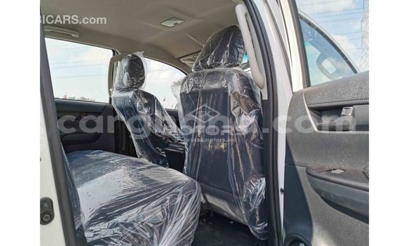 Sayi Imported Toyota Hilux White Mota in Import - Dubai a Ashanti Sayi Imported Toyota Hilux White Mota in Import - Dubai a Ashanti