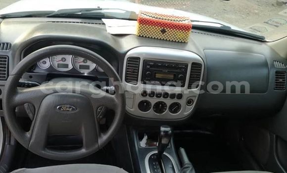 Sayi Na hannu Ford Escape White Mota in Accra a Greater Accra Sayi Na hannu Ford Escape White Mota in Accra a Greater Accra