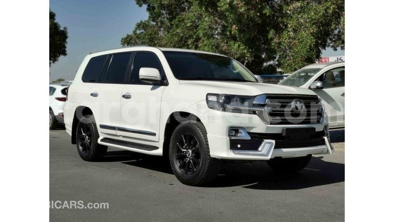 Big with watermark toyota land cruiser ashanti import dubai 18123