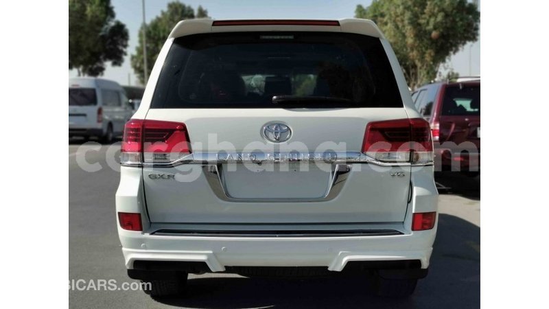 Big with watermark toyota land cruiser ashanti import dubai 18123