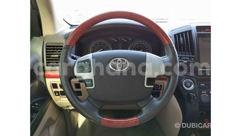 Big with watermark toyota land cruiser ashanti import dubai 18123