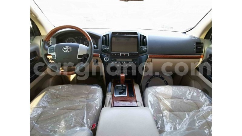 Big with watermark toyota land cruiser ashanti import dubai 18123