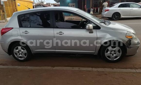 Sayi Na hannu Nissan Versa Azurfa Mota in Accra a Greater Accra Sayi Na hannu Nissan Versa Azurfa Mota in Accra a Greater Accra