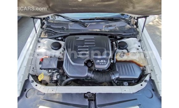 Sayi Imported Dodge Challenger White Mota in Import - Dubai a Ashanti Sayi Imported Dodge Challenger White Mota in Import - Dubai a Ashanti