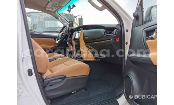 Sayi Imported Toyota Fortuner White Mota in Import - Dubai a Ashanti Sayi Imported Toyota Fortuner White Mota in Import - Dubai a Ashanti