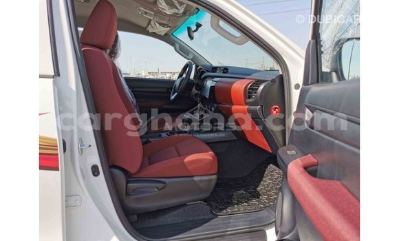 Ra Imported Toyota Hilux funfun Ọkọ̀ in Import - Dubai ni Ashanti Ra Imported Toyota Hilux funfun Ọkọ̀ in Import - Dubai ni Ashanti