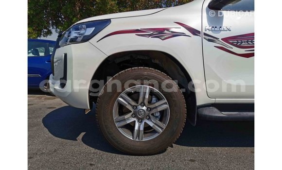 Sayi Imported Toyota Hilux White Mota in Import - Dubai a Ashanti Sayi Imported Toyota Hilux White Mota in Import - Dubai a Ashanti