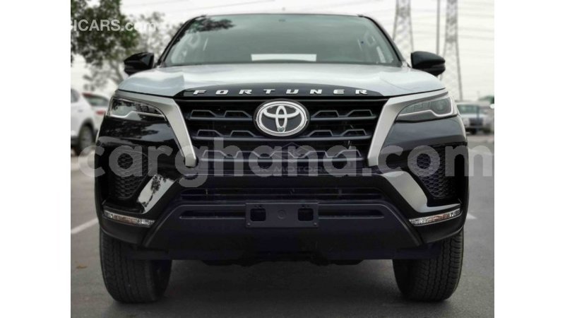 Big with watermark toyota fortuner ashanti import dubai 18188