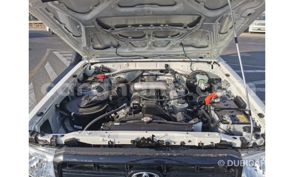 Ra Imported Toyota Land Cruiser funfun Ọkọ̀ in Import - Dubai ni Ashanti Ra Imported Toyota Land Cruiser funfun Ọkọ̀ in Import - Dubai ni Ashanti