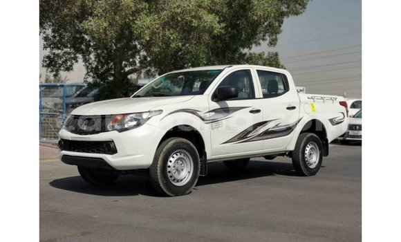 Sayi Imported Mitsubishi L200 White Mota in Import - Dubai a Ashanti Sayi Imported Mitsubishi L200 White Mota in Import - Dubai a Ashanti