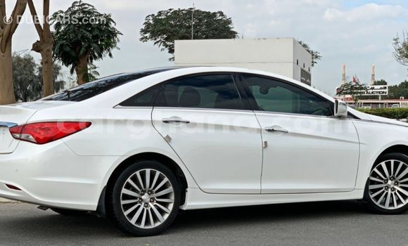 Buy Import Hyundai Sonata White Car in Import - Dubai in Ashanti Buy Import Hyundai Sonata White Car in Import - Dubai in Ashanti