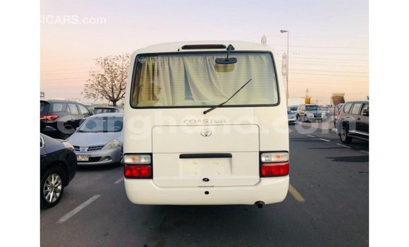 Ra Imported Toyota Coaster funfun Ọkọ̀ in Import - Dubai ni Ashanti Ra Imported Toyota Coaster funfun Ọkọ̀ in Import - Dubai ni Ashanti