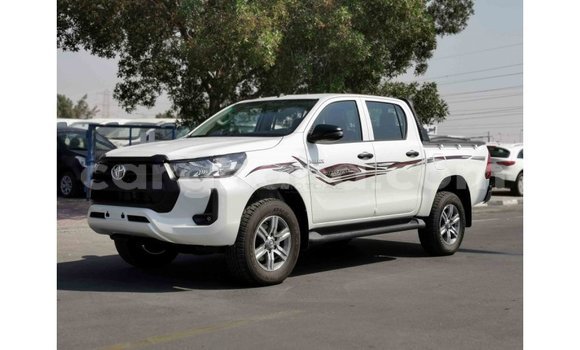 Sayi Imported Toyota Hilux White Mota in Import - Dubai a Ashanti Sayi Imported Toyota Hilux White Mota in Import - Dubai a Ashanti
