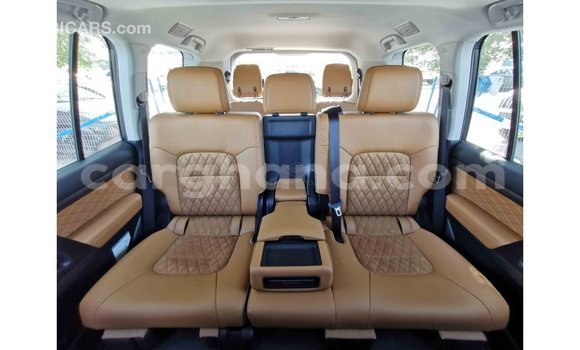 Ra Imported Toyota Land Cruiser funfun Ọkọ̀ in Import - Dubai ni Ashanti Ra Imported Toyota Land Cruiser funfun Ọkọ̀ in Import - Dubai ni Ashanti