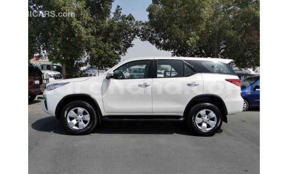 Ra Imported Toyota Fortuner funfun Ọkọ̀ in Import - Dubai ni Ashanti Ra Imported Toyota Fortuner funfun Ọkọ̀ in Import - Dubai ni Ashanti