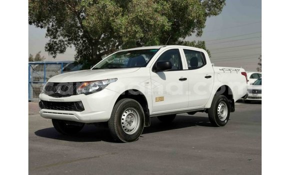 Sayi Imported Mitsubishi L200 White Mota in Import - Dubai a Ashanti Sayi Imported Mitsubishi L200 White Mota in Import - Dubai a Ashanti
