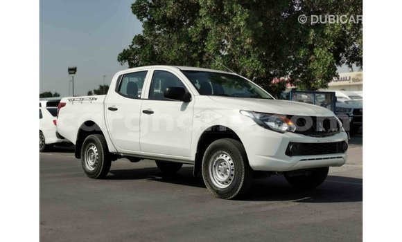 Sayi Imported Mitsubishi L200 White Mota in Import - Dubai a Ashanti Sayi Imported Mitsubishi L200 White Mota in Import - Dubai a Ashanti
