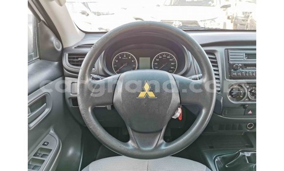 Sayi Imported Mitsubishi L200 White Mota in Import - Dubai a Ashanti Sayi Imported Mitsubishi L200 White Mota in Import - Dubai a Ashanti