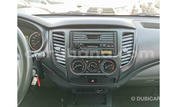 Sayi Imported Mitsubishi L200 White Mota in Import - Dubai a Ashanti Sayi Imported Mitsubishi L200 White Mota in Import - Dubai a Ashanti