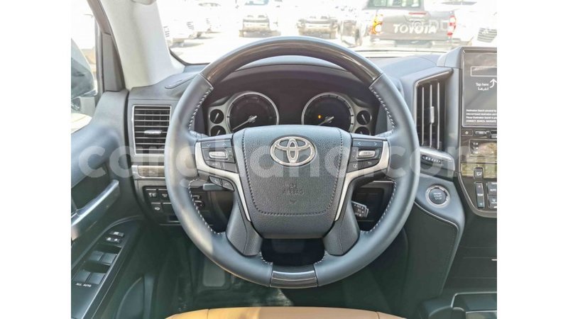 Big with watermark toyota land cruiser ashanti import dubai 18320