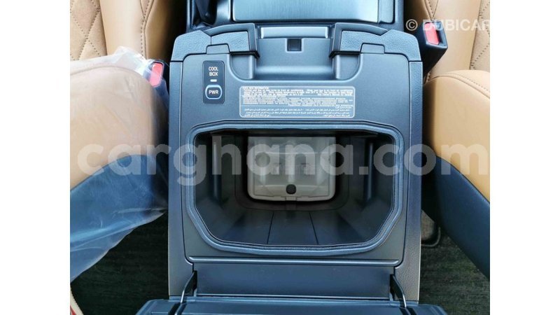 Big with watermark toyota land cruiser ashanti import dubai 18320