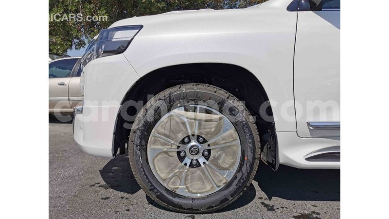 Big with watermark toyota land cruiser ashanti import dubai 18320