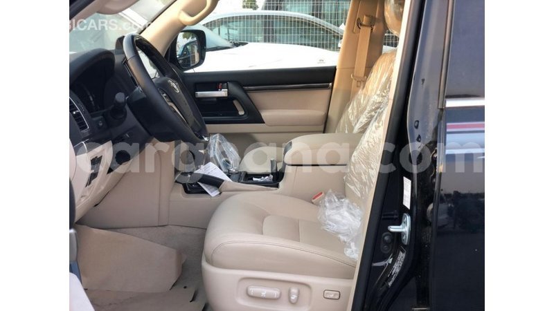 Big with watermark toyota land cruiser ashanti import dubai 18326