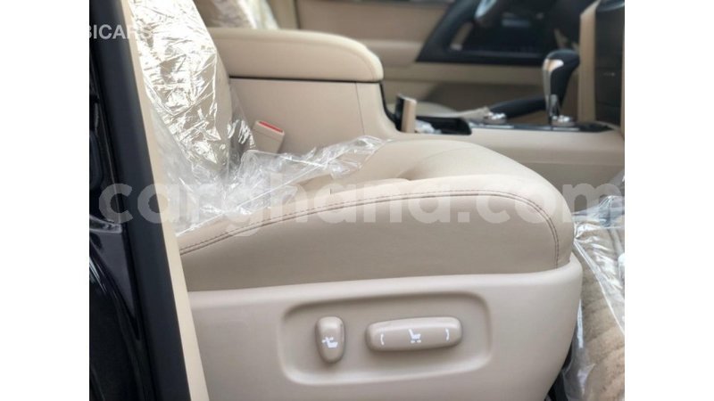 Big with watermark toyota land cruiser ashanti import dubai 18326