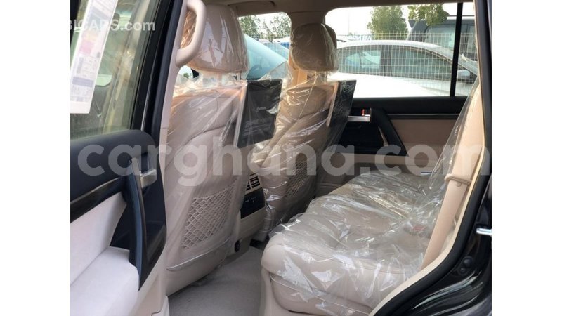 Big with watermark toyota land cruiser ashanti import dubai 18326