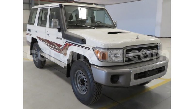 Big with watermark toyota land cruiser ashanti import dubai 18332