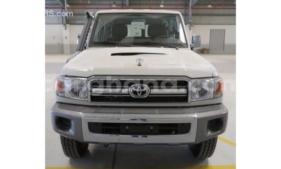 Buy Import Toyota Land Cruiser White Car in Import - Dubai in Ashanti Buy Import Toyota Land Cruiser White Car in Import - Dubai in Ashanti