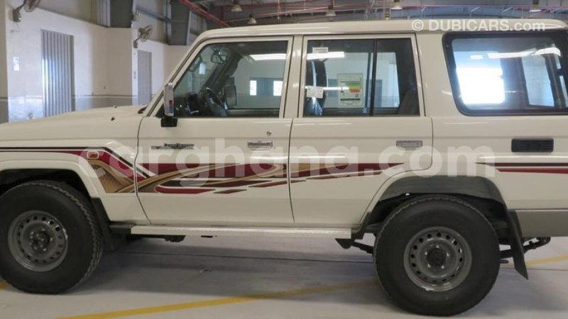 Big with watermark toyota land cruiser ashanti import dubai 18332