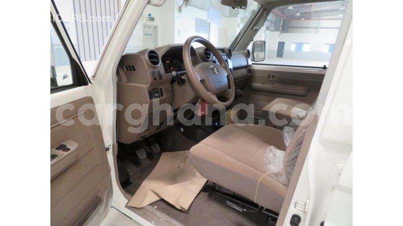 Big with watermark toyota land cruiser ashanti import dubai 18332