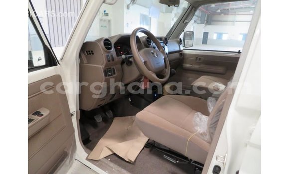 Buy Import Toyota Land Cruiser White Car in Import - Dubai in Ashanti Buy Import Toyota Land Cruiser White Car in Import - Dubai in Ashanti