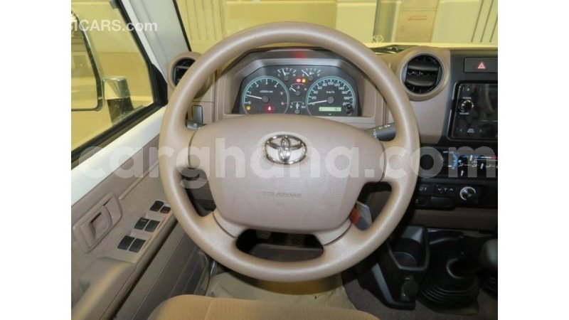 Big with watermark toyota land cruiser ashanti import dubai 18332