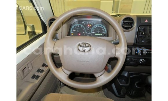 Buy Import Toyota Land Cruiser White Car in Import - Dubai in Ashanti Buy Import Toyota Land Cruiser White Car in Import - Dubai in Ashanti