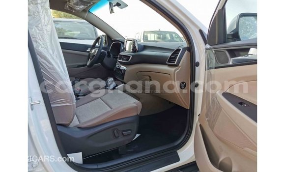 Ra Imported Hyundai Tucson funfun Ọkọ̀ in Import - Dubai ni Ashanti Ra Imported Hyundai Tucson funfun Ọkọ̀ in Import - Dubai ni Ashanti