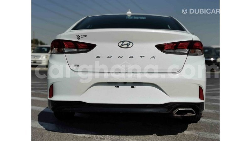 Big with watermark hyundai santa fe ashanti import dubai 18358