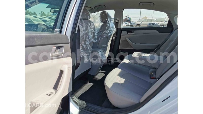 Big with watermark hyundai santa fe ashanti import dubai 18358