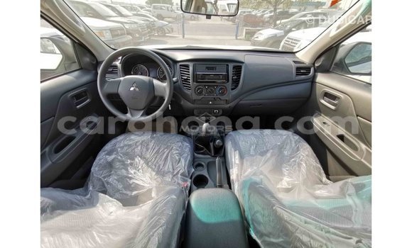 Sayi Imported Mitsubishi L200 White Mota in Import - Dubai a Ashanti Sayi Imported Mitsubishi L200 White Mota in Import - Dubai a Ashanti