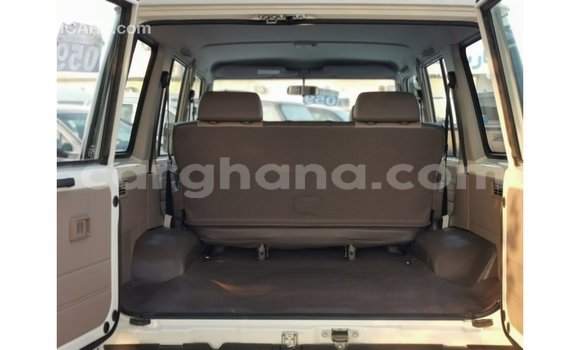 Sayi Imported Toyota Land Cruiser White Mota in Import - Dubai a Ashanti Sayi Imported Toyota Land Cruiser White Mota in Import - Dubai a Ashanti