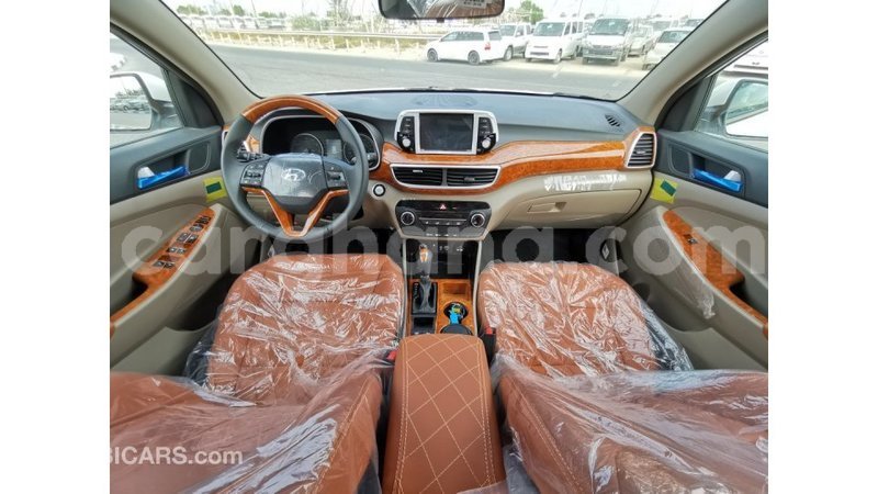 Big with watermark hyundai tucson ashanti import dubai 18410