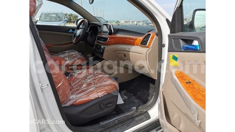 Big with watermark hyundai tucson ashanti import dubai 18410