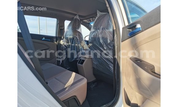 Sayi Imported Hyundai Tucson White Mota in Import - Dubai a Ashanti Sayi Imported Hyundai Tucson White Mota in Import - Dubai a Ashanti